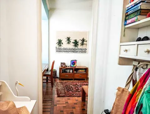 Three-bedroom apartment needing renovation in central Ipanema – 3