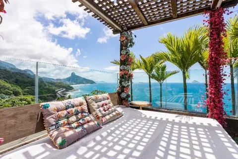 Three-level villa with five suites and an infinity pool above the sea in Joá – 5
