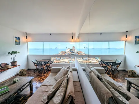 One-bedroom duplex penthouse with a sea-view terrace in Vidigal