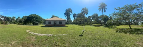 Sítio com lagoa de 11 hectares, píer e casa em Salinas da Margarida
