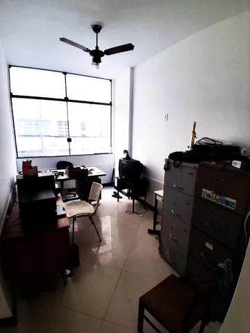 Quarto e sala reformado em prédio com elevadores no Centro de Salvador